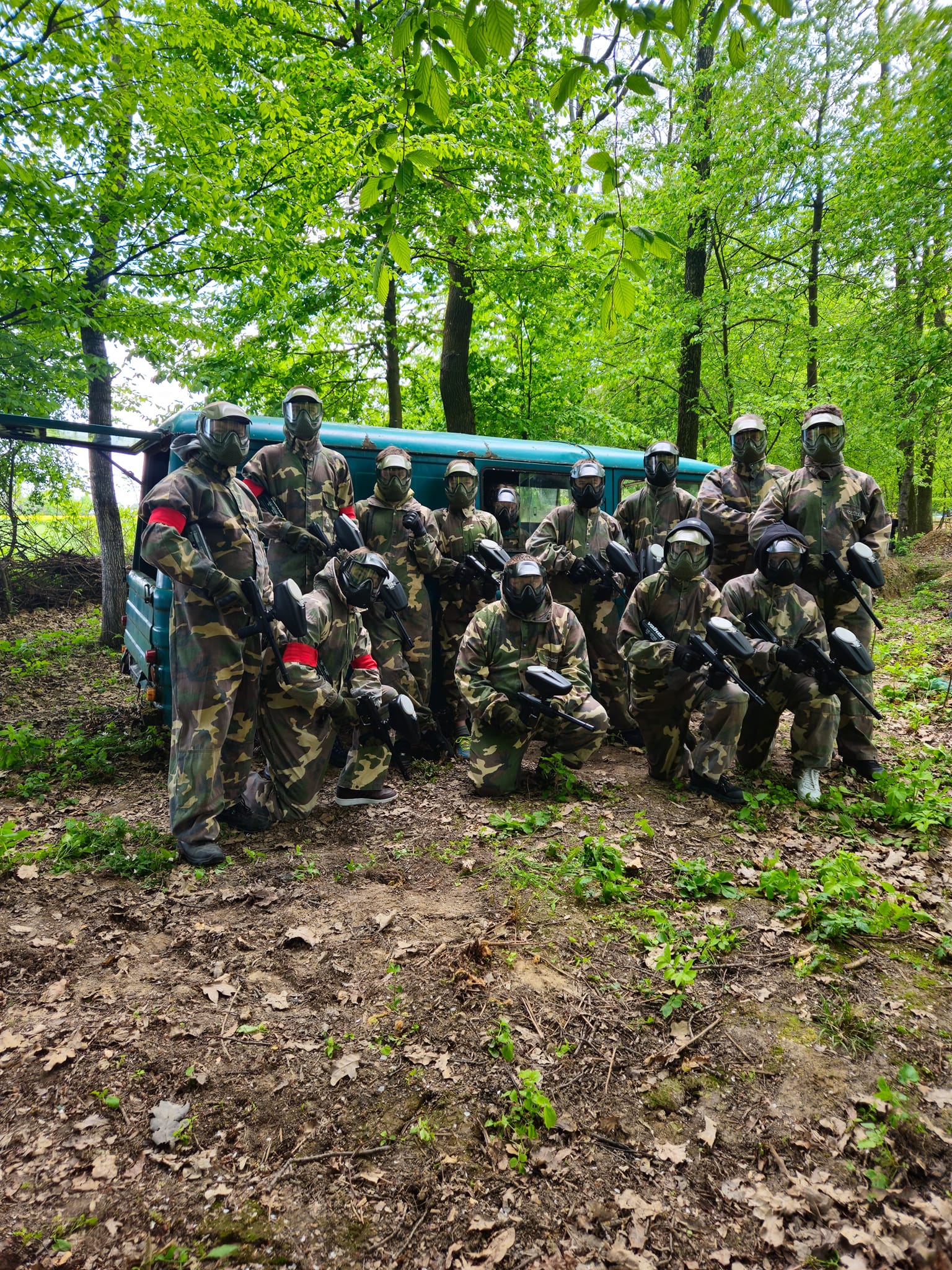 Grupa graczy na polu